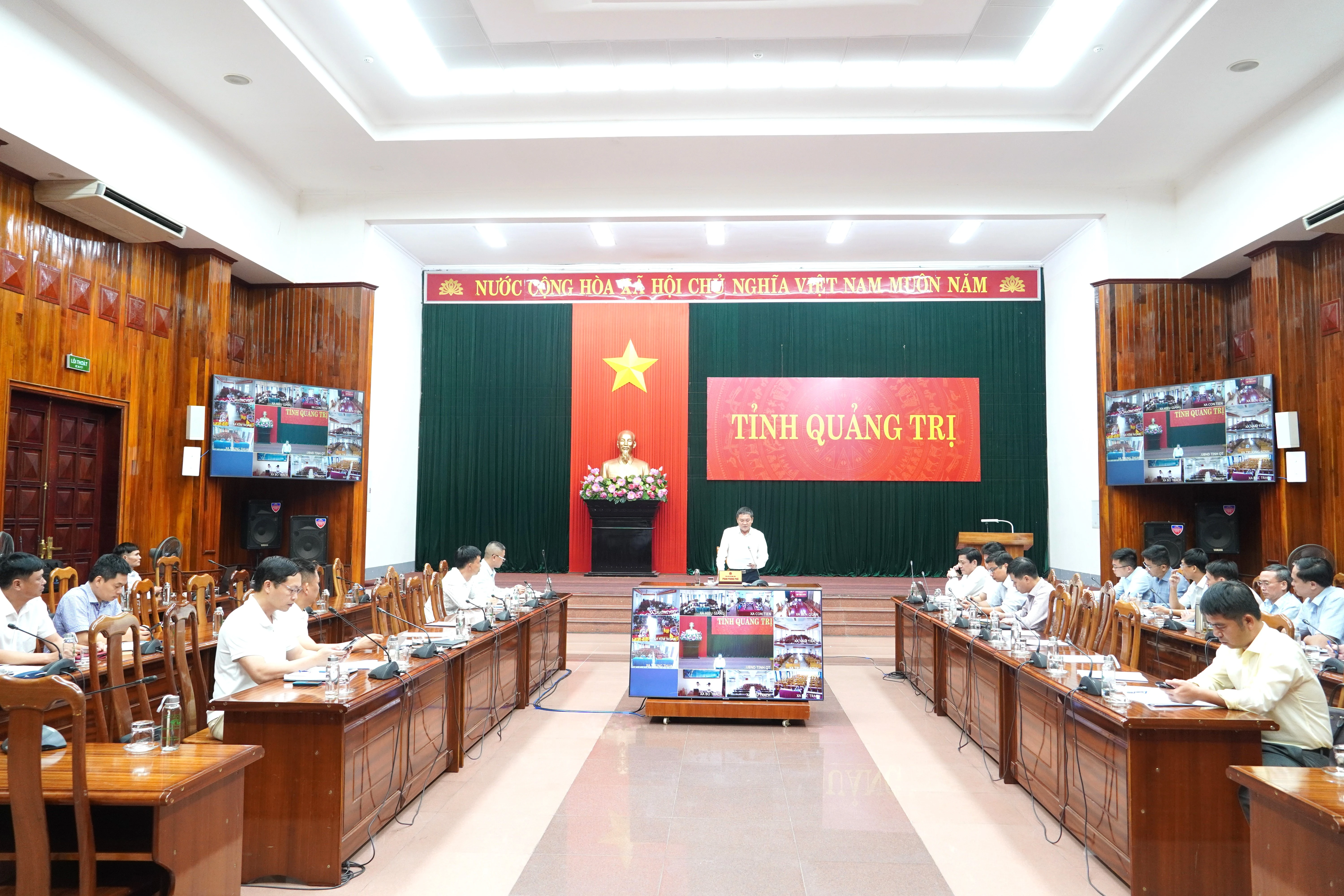 Khẩn trương tháo gỡ những vướng mắc còn lại của Dự án đường bộ cao tốc Bắc - Nam