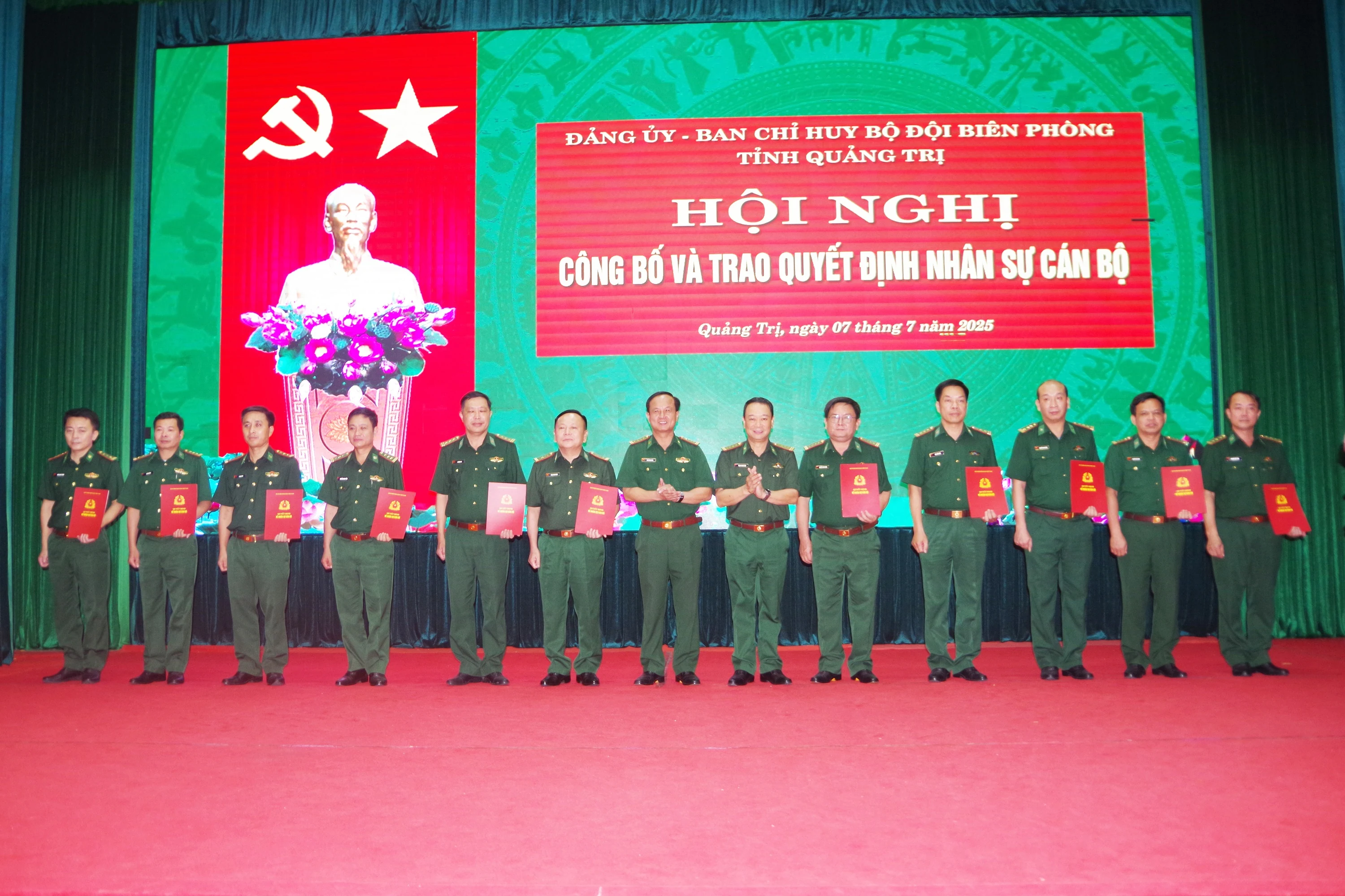Bộ đội Biên phòng tỉnh trao quyết định nhân sự