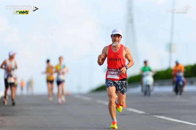 Hành trình vượt thử thách của Runner 1981 thuộc nhóm U50 đầy năng lượng và UDAQUA Gel ảnh 2