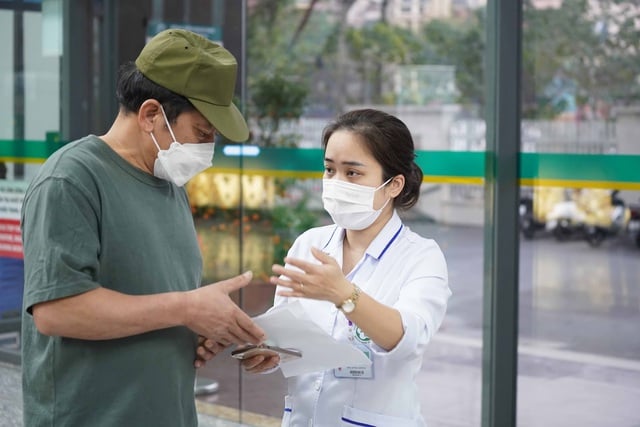 Chuyển bảo hiểm y tế: Bệnh viện cần nắm rõ tránh phiền hà cho người bệnh - Ảnh 1.