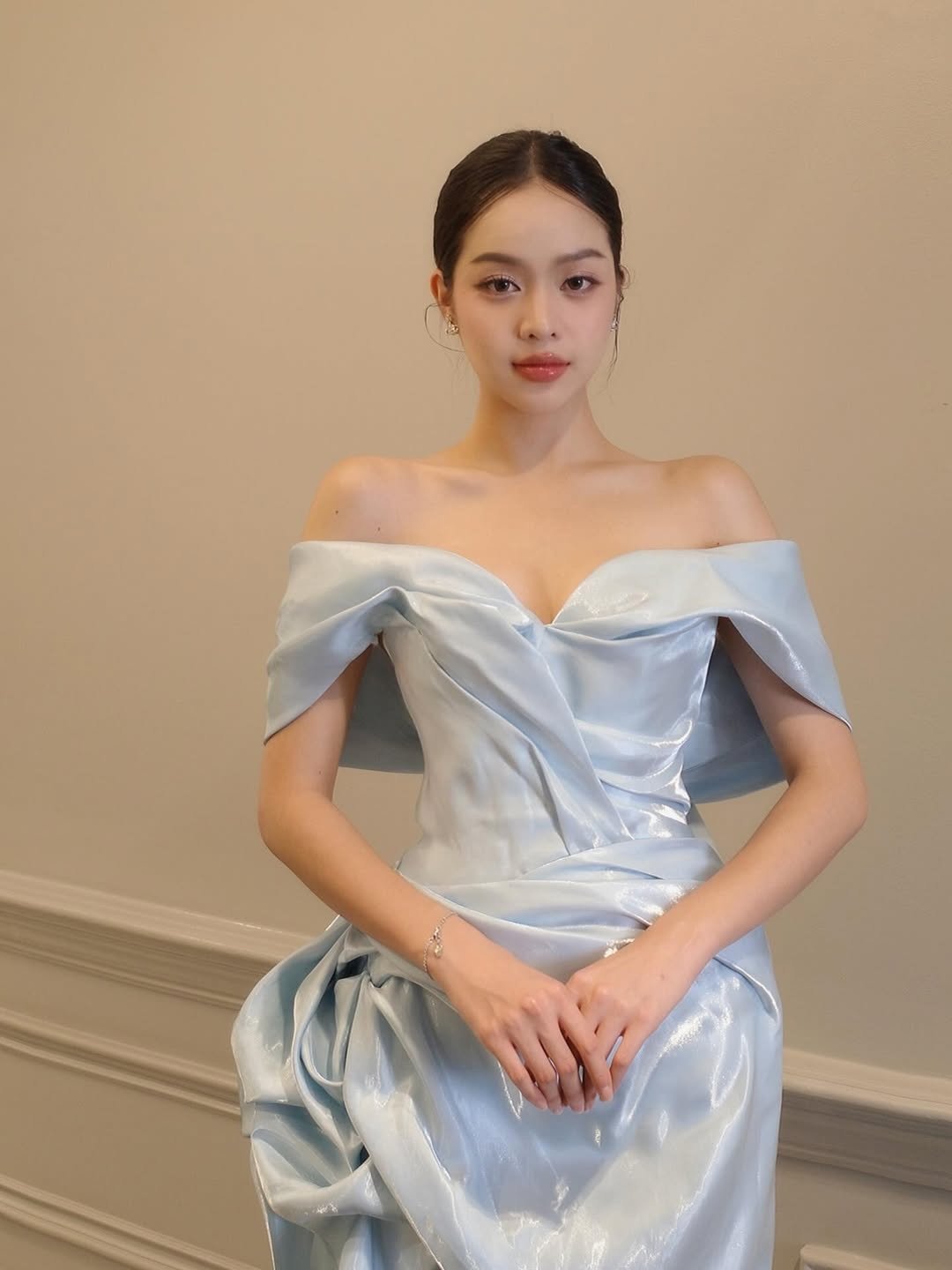 Hoa hậu Thanh Thủy lại xinh như búp bê khi từ bỏ kiểu trang điểm Tây hóa”? - 9