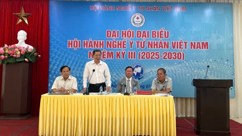 Executive Committee of the Third Term Congress.