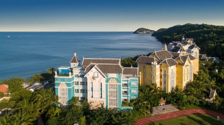 “Trường đại học” JW Marriott Phu Quoc Emerald Bay thường khiến du khách thích thú với chủ đề độc đáo.