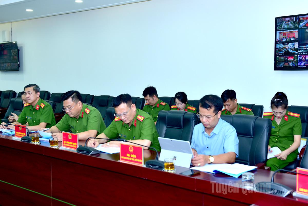 Các đại biểu dự tại điểm cầu Công an tỉnh.