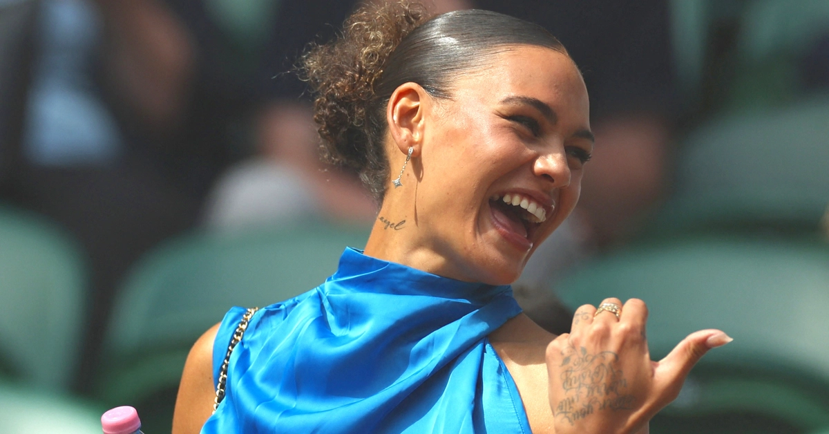 Beautiful soccer star causes a stir when cheering on her boyfriend at Wimbledon 2025