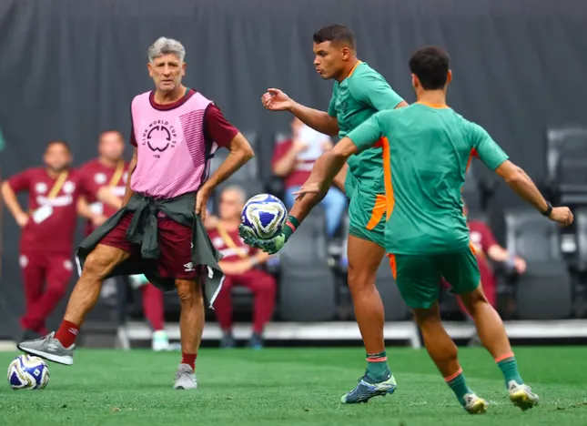 Đối đầu Chelsea, HLV Fluminense: 'Chúng tôi chống lại cả thế giới' ảnh 1