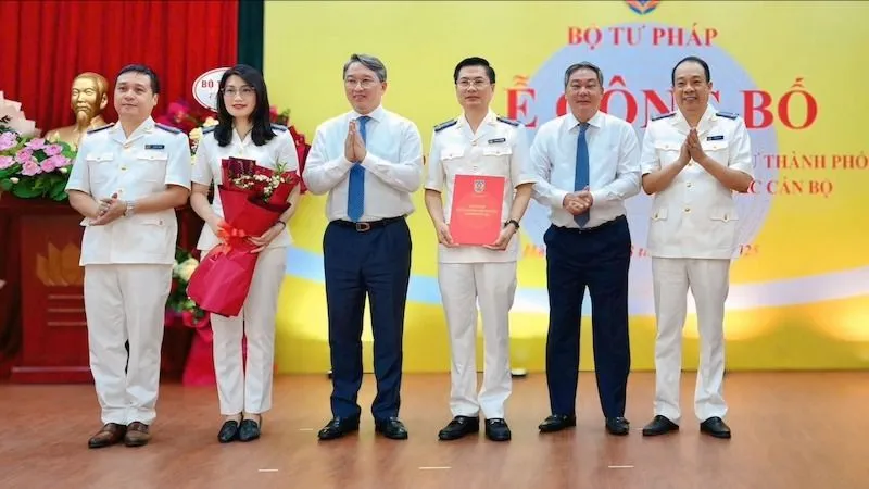 Công bố thành lập Thi hành án dân sự thành phố Hà Nội và bổ nhiệm cán bộ