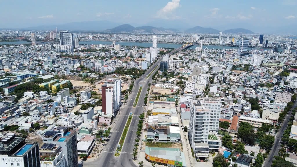 Tăng trưởng kinh tế của Đà Nẵng trong nửa đầu năm 2025 được thúc đẩy mạnh mẽ bởi sự phục hồi đồng đều và ấn tượng ở cả 3 khu vực kinh tế. Ảnh: Q.T