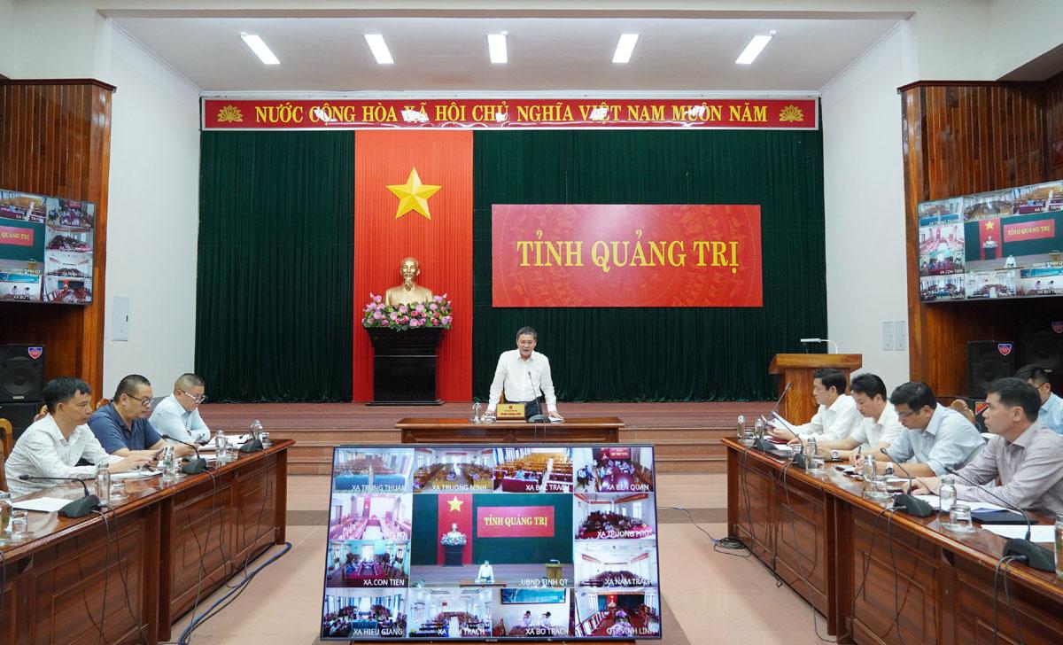 El vicepresidente del Comité Popular Provincial de Quang Tri, Phan Phong Phu, presidió la reunión.