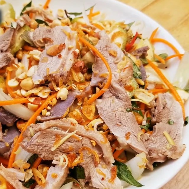 Đây mới là cách làm gỏi vịt rau răm chuối xanh chua chua ngọt ngọt ngon khó cưỡng- Ảnh 4.