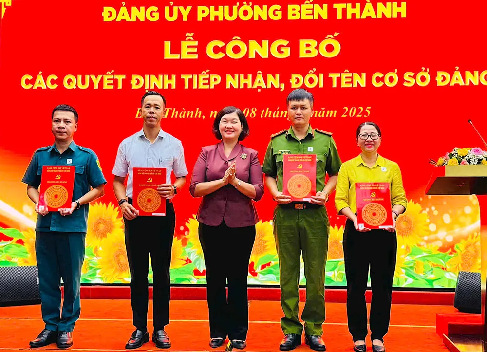 8-7-ben-thanh-rotate.jpg