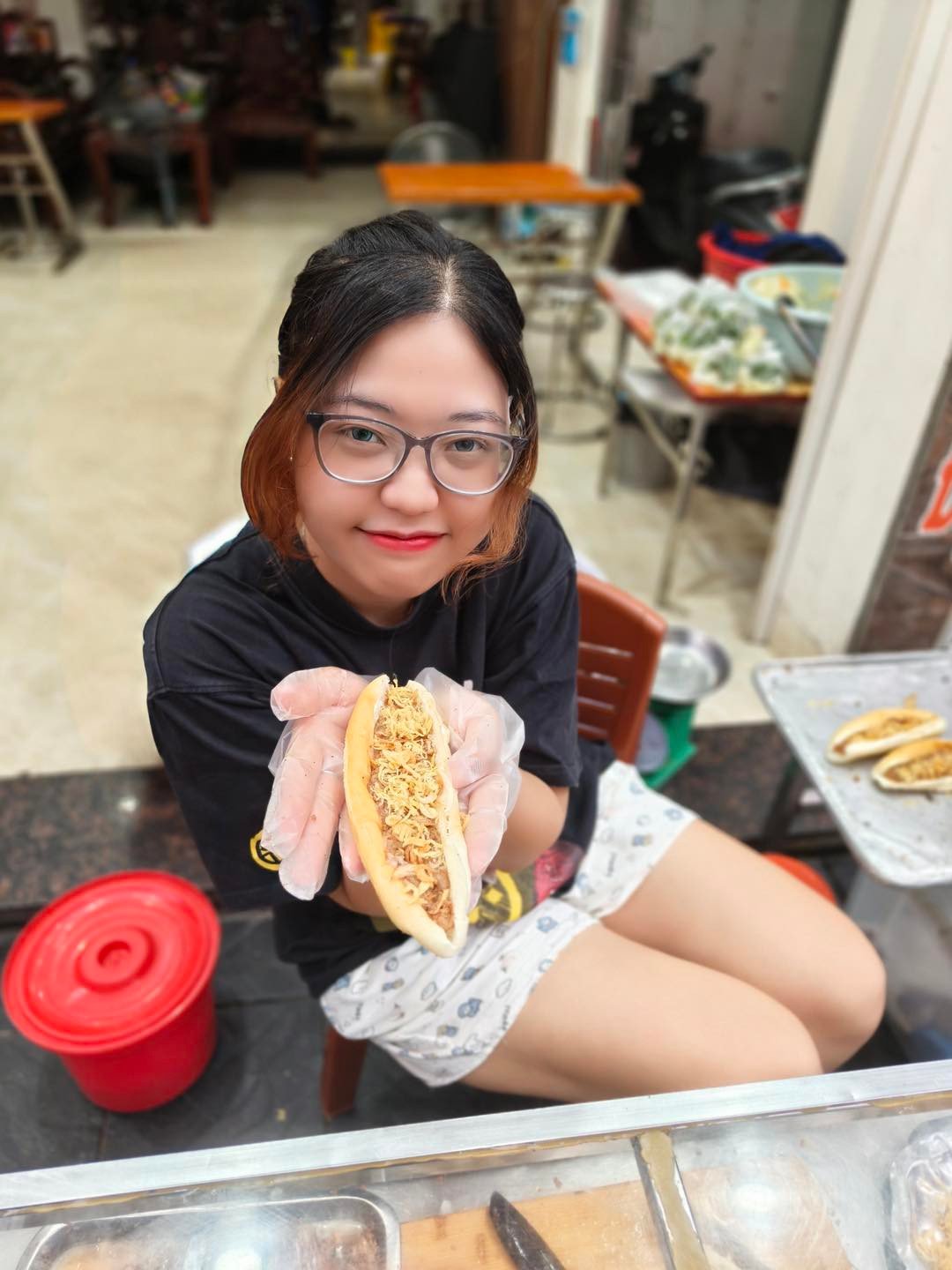 នារី​ម្នាក់​លា​ឈប់​ពី​ការងារ​ដែល​មាន​ប្រាក់​កម្រៃ​ខ្ពស់​ត្រឡប់​ទៅ Ninh Binh បន្ត​អាជីព​លក់​មរតក​គ្រួសារ​អាយុ ៤៥ ឆ្នាំ