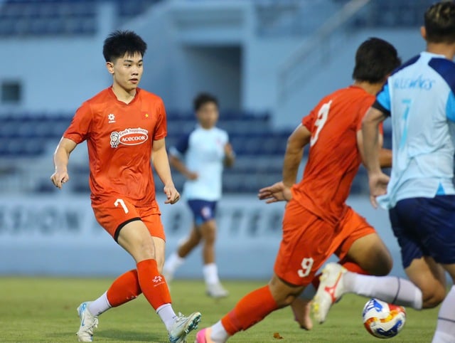 Hàng công U.23 Việt Nam sắp lột xác nhờ tài biến hóa của thầy Kim: Ngôi vương chờ đợi…- Ảnh 1.