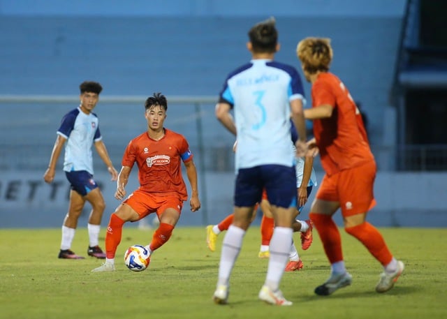 Hàng công U.23 Việt Nam sắp lột xác nhờ tài biến hóa của thầy Kim: Ngôi vương chờ đợi…- Ảnh 3.