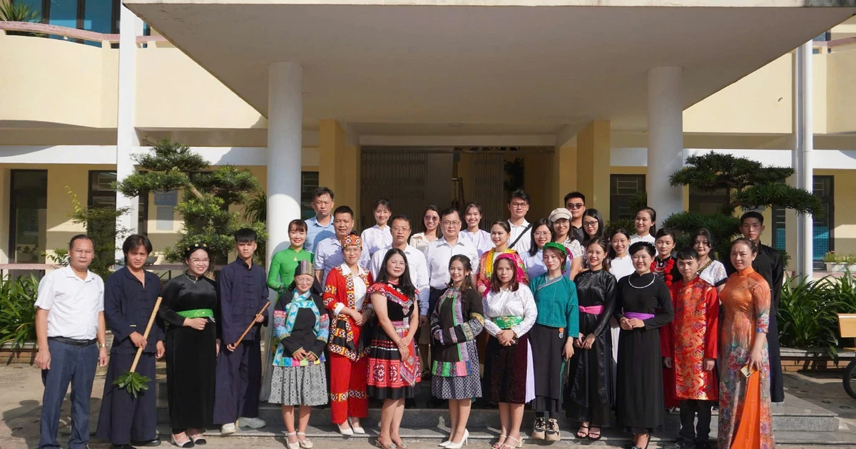 Phát huy bản sắc văn hoá các dân tộc trong môi trường giáo dục đại học