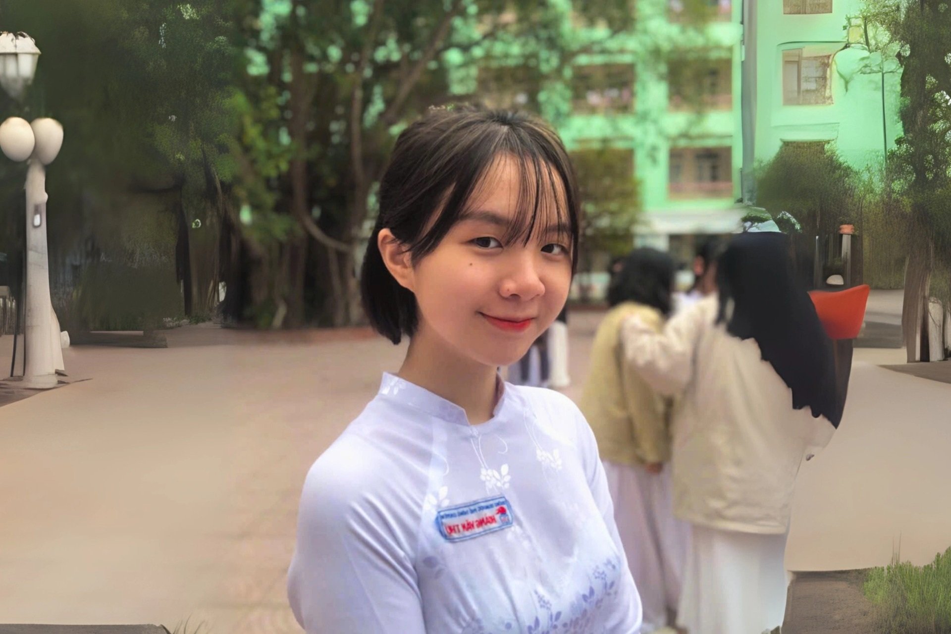 Tuổi 18 “không giống ai” của nữ sinh mắc cùng lúc 2 bệnh ung thư - 2