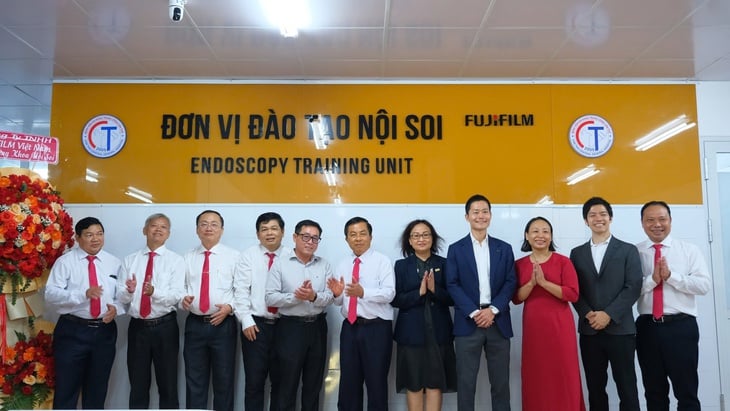 Lần đầu triển khai nội soi siêu âm, phát triển nội soi tiêu hóa ở miền Tây - Ảnh 1.
