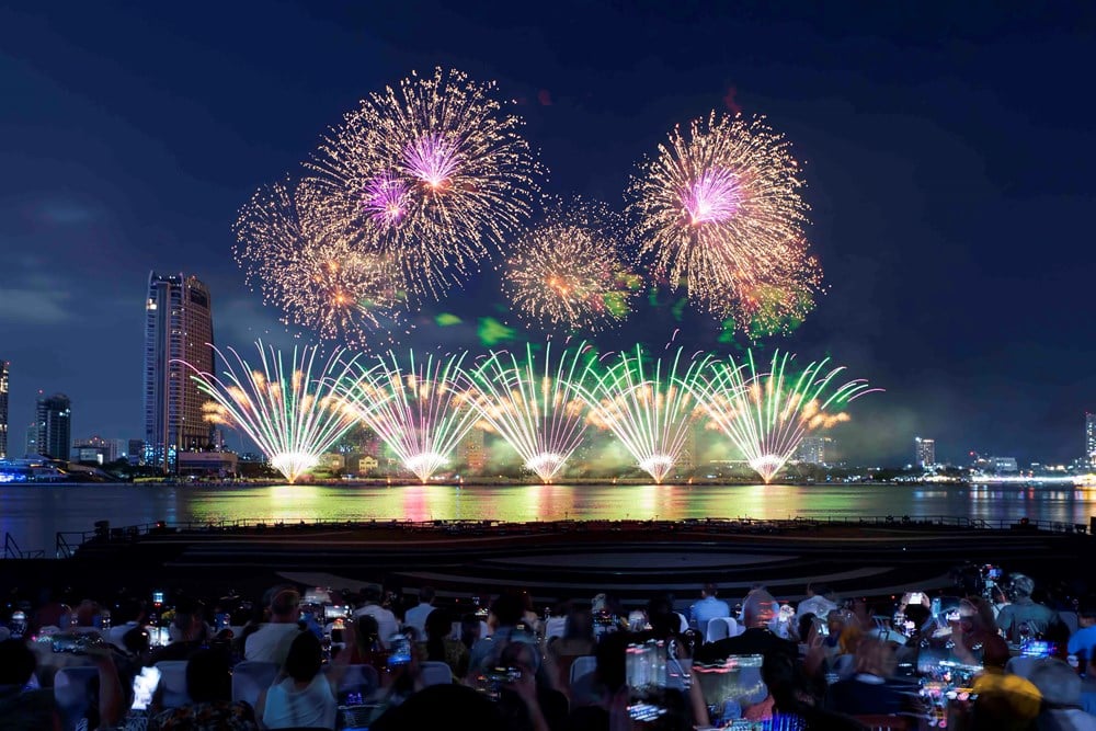 大規模なフェスティバルから世界的な大都市へ - 写真1