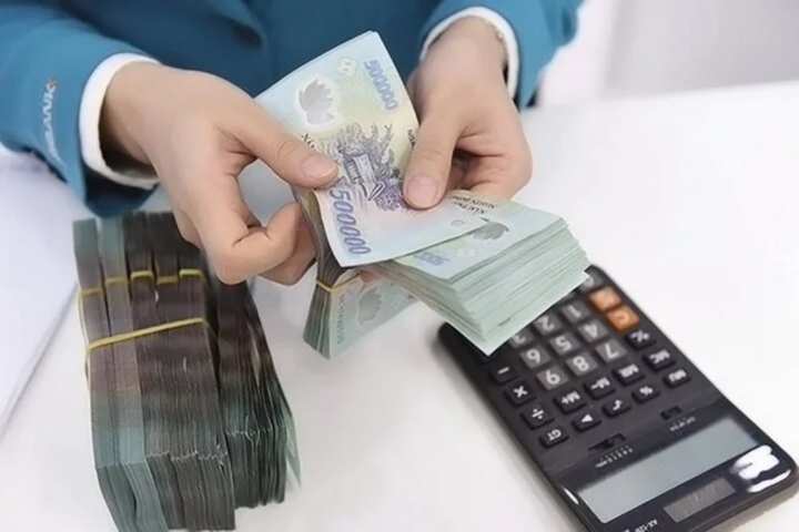 NHNN yêu cầu ngân hàng thương mại tìm các giải pháp để giảm lãi suất cho vay trong 6 tháng cuối năm.