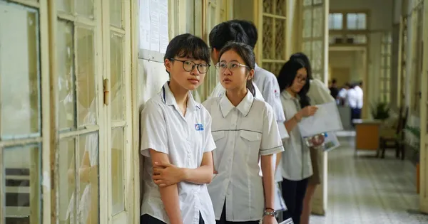 ความเครียดจากการสอบชั้นมัธยมศึกษาปีที่ 4: ผลที่ตามมาของการสตรีมทางกลไกหลังมัธยมศึกษาตอนต้น