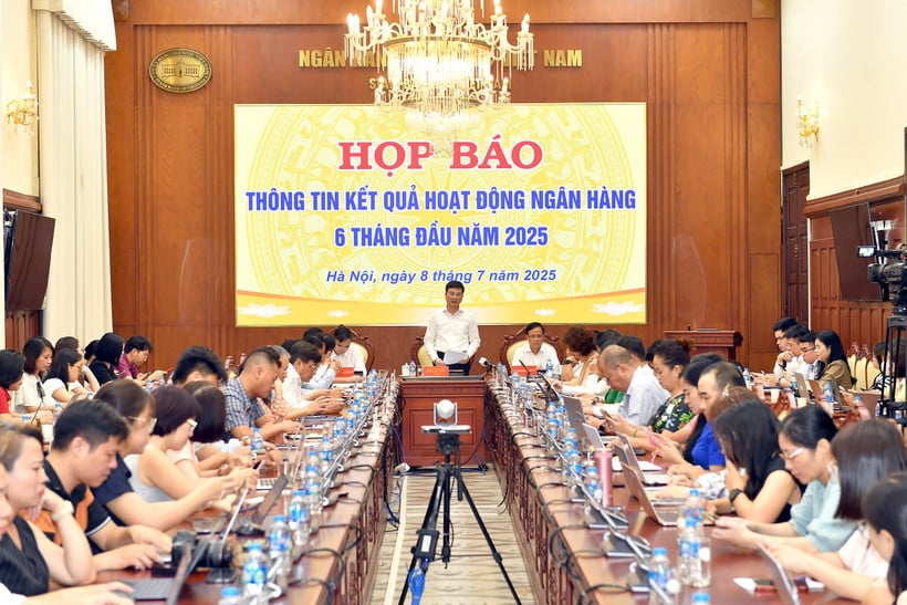 Tăng trưởng tín dụng đạt gần 10% sáu tháng, cao nhất từ trước đến nay. (Ảnh: Vietnam+)