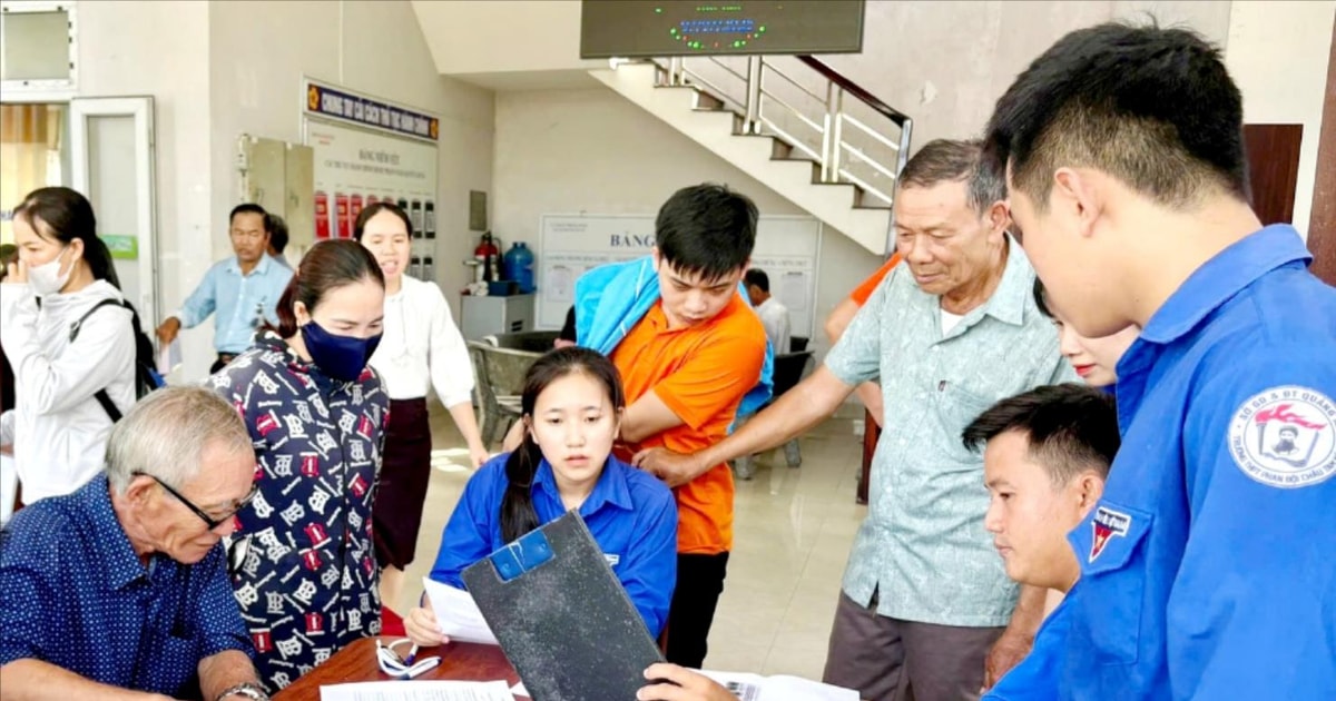 Thanh niên xã Tam Xuân ra quân hỗ trợ vận hành chính quyền 2 cấp