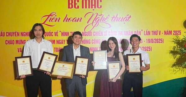 Quoc Thao, Binh Tinh, Lam Vy Da - ទឹកភ្នែកសុភមង្គលនៅពីក្រោយភ្លើងឆាក