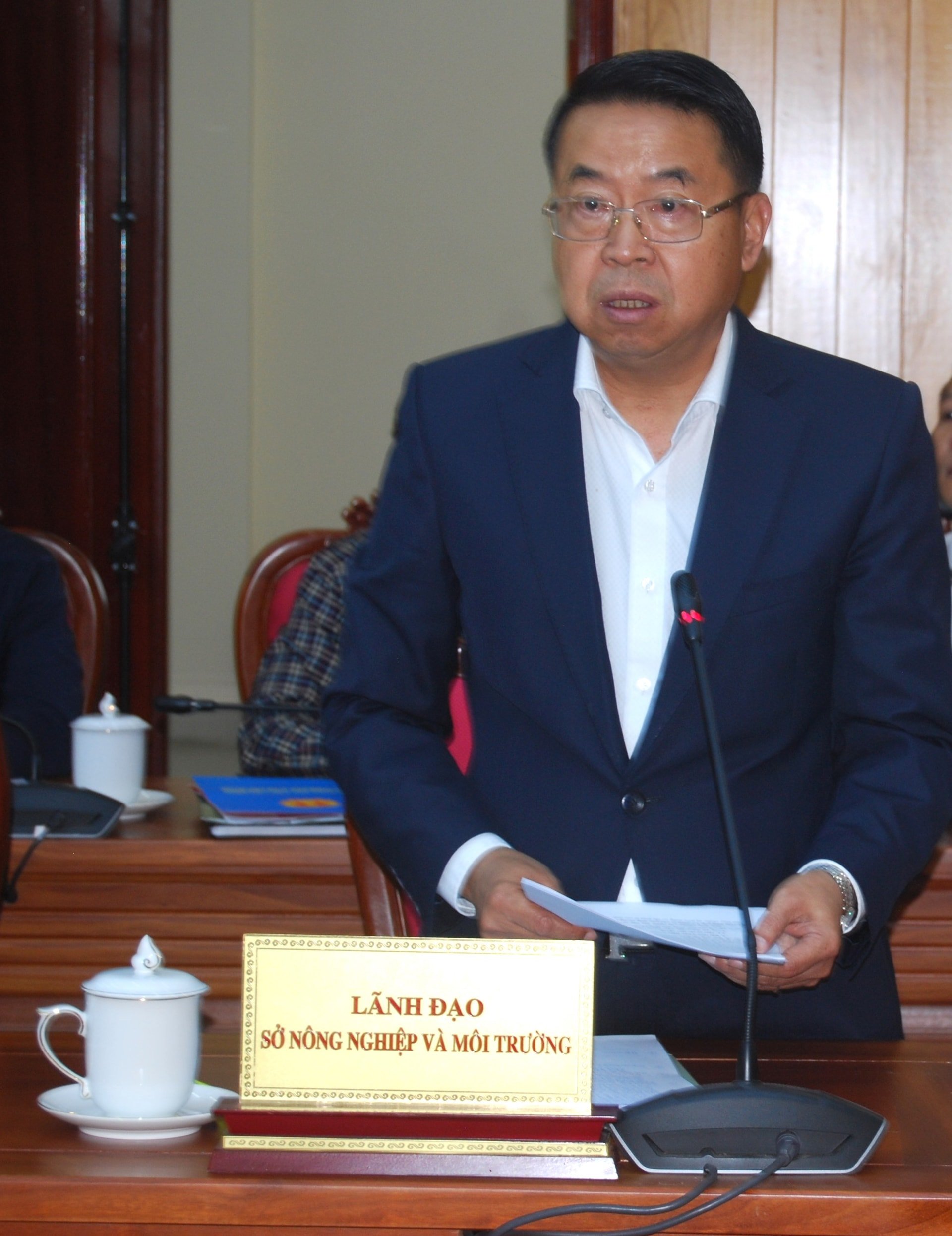 Giám đốc Sở Nông nghiệp và Môi trường Lâm Đồng Tôn Thiện San trình bày báo cáo kết quả hoạt động 6 tháng đầu năm 2025, triển khai nhiệm vụ 6 tháng cuối năm 2025