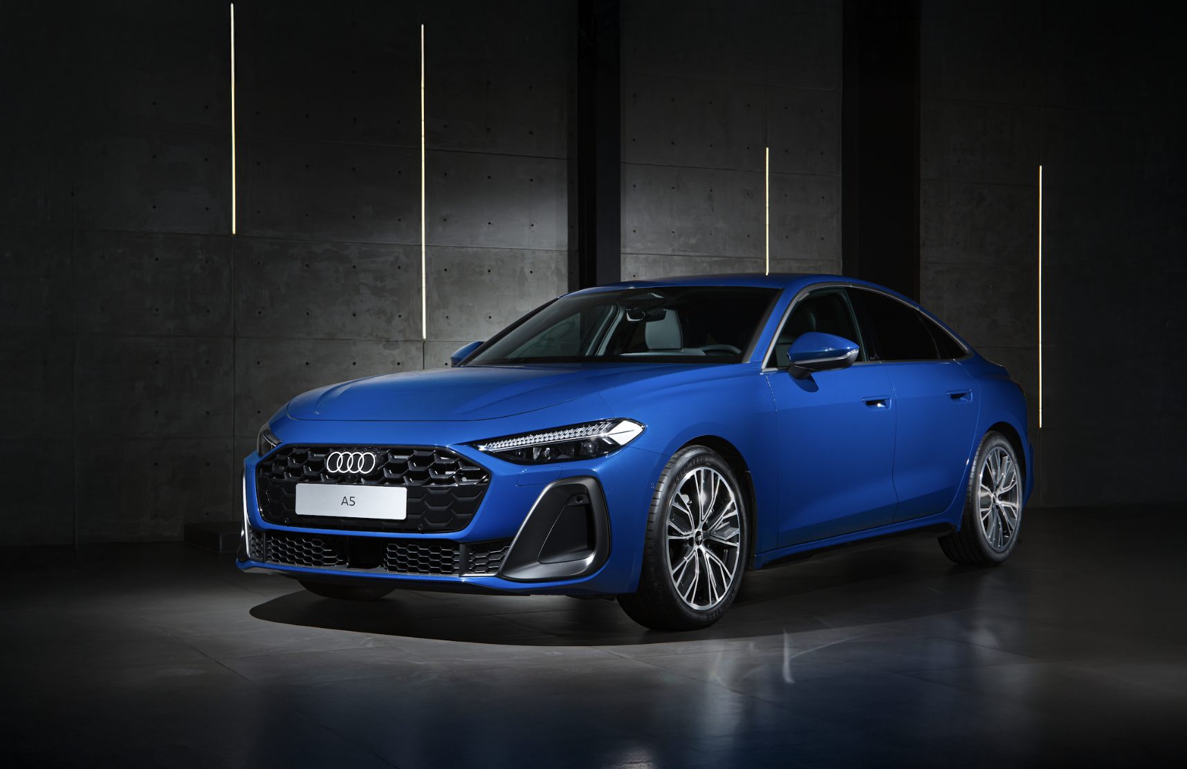 Audi Việt Nam trưng bày mẫu Audi A5 Sedan hoàn toàn mới