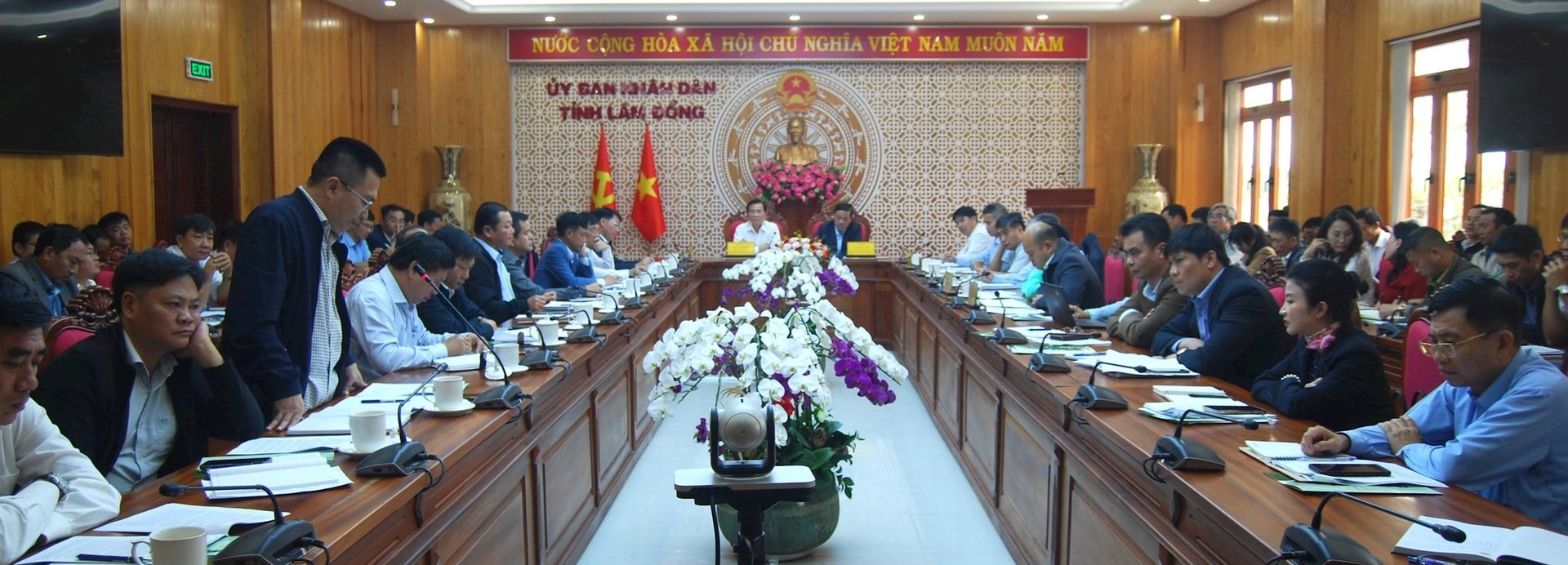 Quang cảnh buổi làm việc của Chủ tịch UBND tỉnh Hồ Văn Mười đối với Sở Nông nghiệp và Môi trường Lâm Đồng