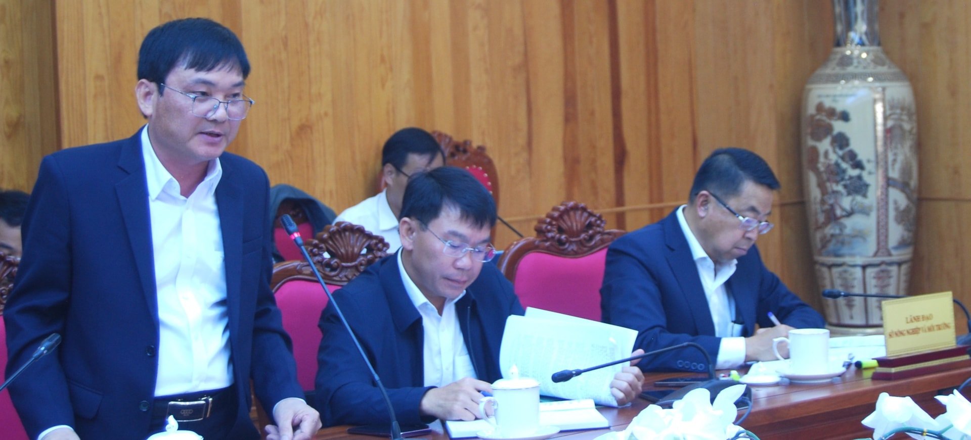 Lãnh đạo phụ trách các lĩnh vực chuyên môn của ngành Nông nghiệp và Môi trường Lâm Đồng đề xuất các giải pháp phát triển trong thời gian tới. (3)