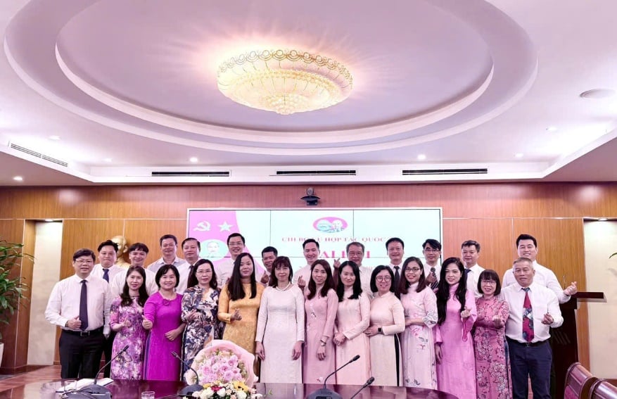 Chi bộ Vụ Hợp tác quốc tế khẳng định vai trò trung tâm trong thúc đẩy hợp tác với các đối tác hàng đầu trong lĩnh vực KHCN,ĐMST&CĐS - Ảnh 3.