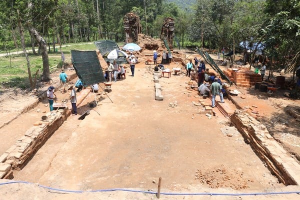 Khai quật khảo cổ khu vực giữa tháp K và nhóm tháp trung tâm Mỹ Sơn  - ảnh 3