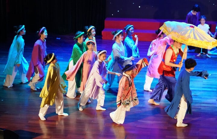 Chương trình sẽ được công diễn tại hai địa điểm: Dalat Opera House (ngày 19/7) và Nhà hát Tuổi Trẻ, Hà Nội (ngày 2-3/8).