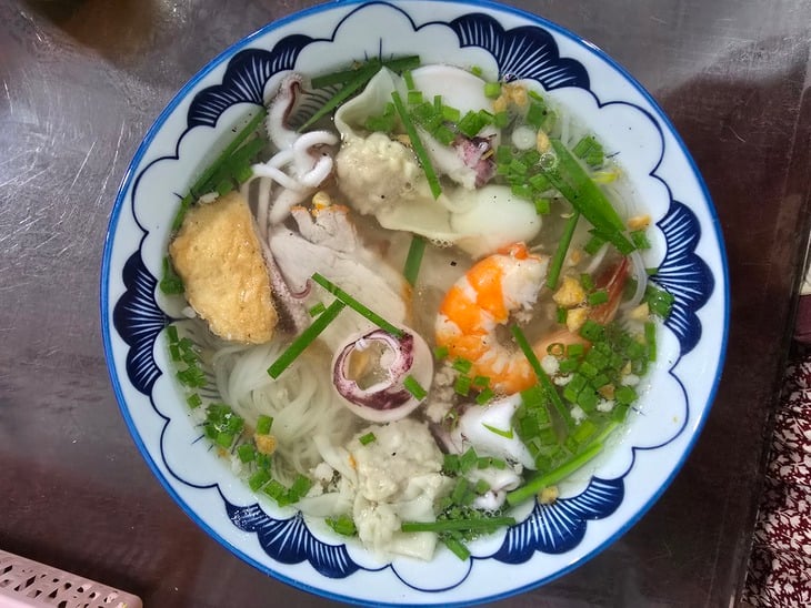 Hủ tiếu hải sản - Ảnh 1.