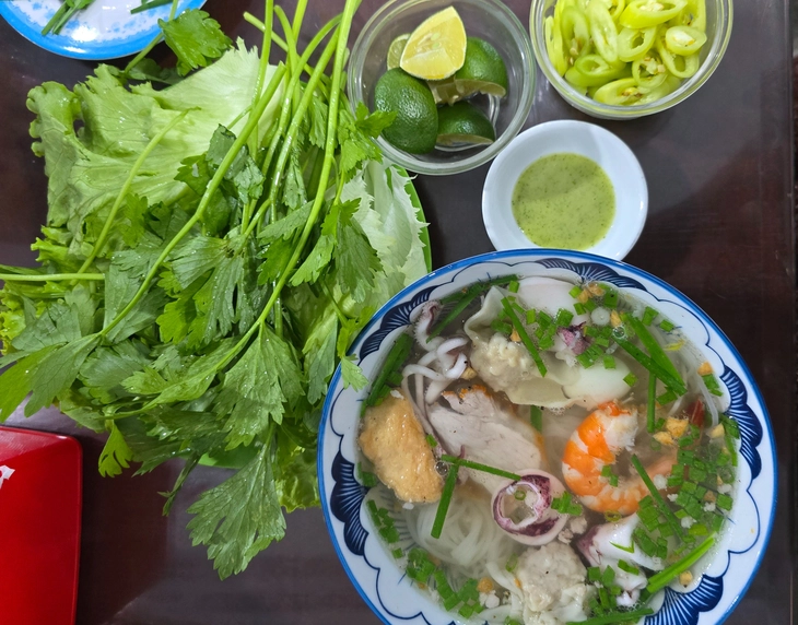 Hủ tiếu hải sản - Ảnh 2.