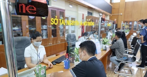 របប​ប្រាក់​បៀវត្សរ៍​សម្រាប់​មន្ត្រី​រាជការ​បន្ទាប់​ពី​ការ​ច្របាច់​បញ្ចូល​គ្នា។