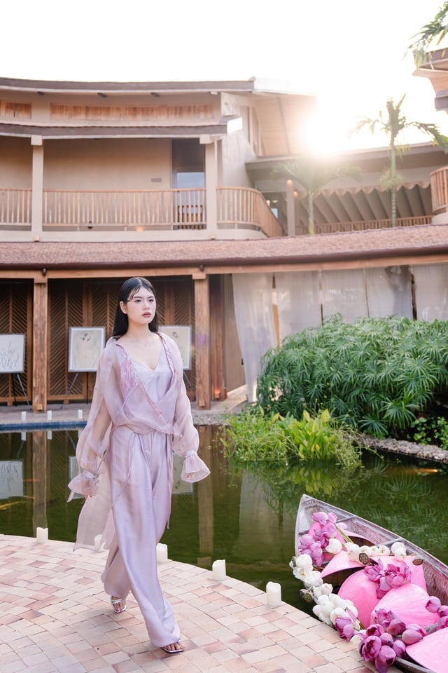 Sen - hành trình hội họa thơ mộng trên nền lụa và giấy dó- Ảnh 3.