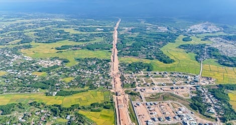 Quảng Ngãi phân công sẵn sàng thực hiện dự án đường sắt tốc độ cao, đường bộ cao tốc
