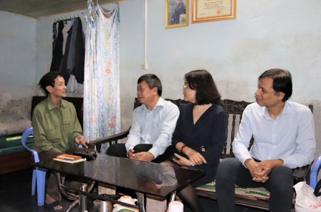 Bộ VHTTDL yêu cầu các cơ quan trực thuộc Bộ tiếp tục chăm lo tốt đời sống người có công với cách mạng - Ảnh 1.