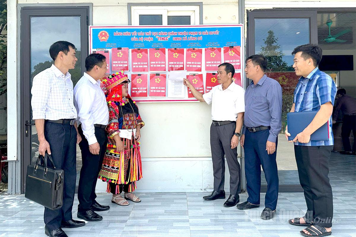 Lãnh đạo xã Lũng Cú rà soát công tác chuẩn bị và đẩy mạnh các hoạt động tuyên truyền hướng về đại hội.