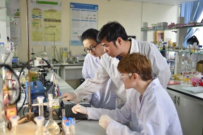 Sửa quy định về công dân Việt Nam ra nước ngoài học tập, giảng dạy, nghiên cứu