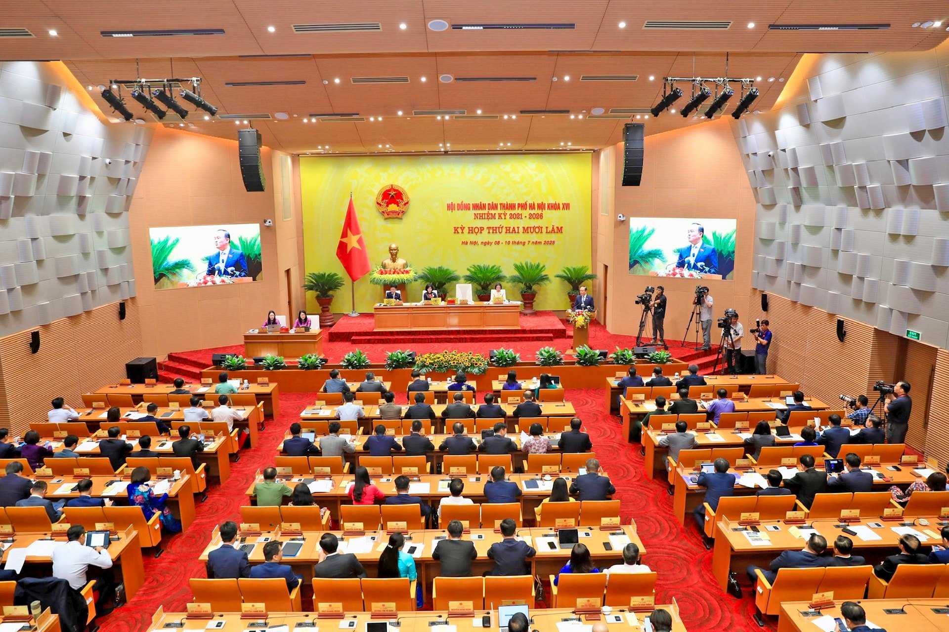 Quang-canh-khai-mac-ky-hop-thu-hai-muoi-lam-hdnd-thanh-hanoi-thanh-khoa-xvi.-anh-viet-thanh.jpg