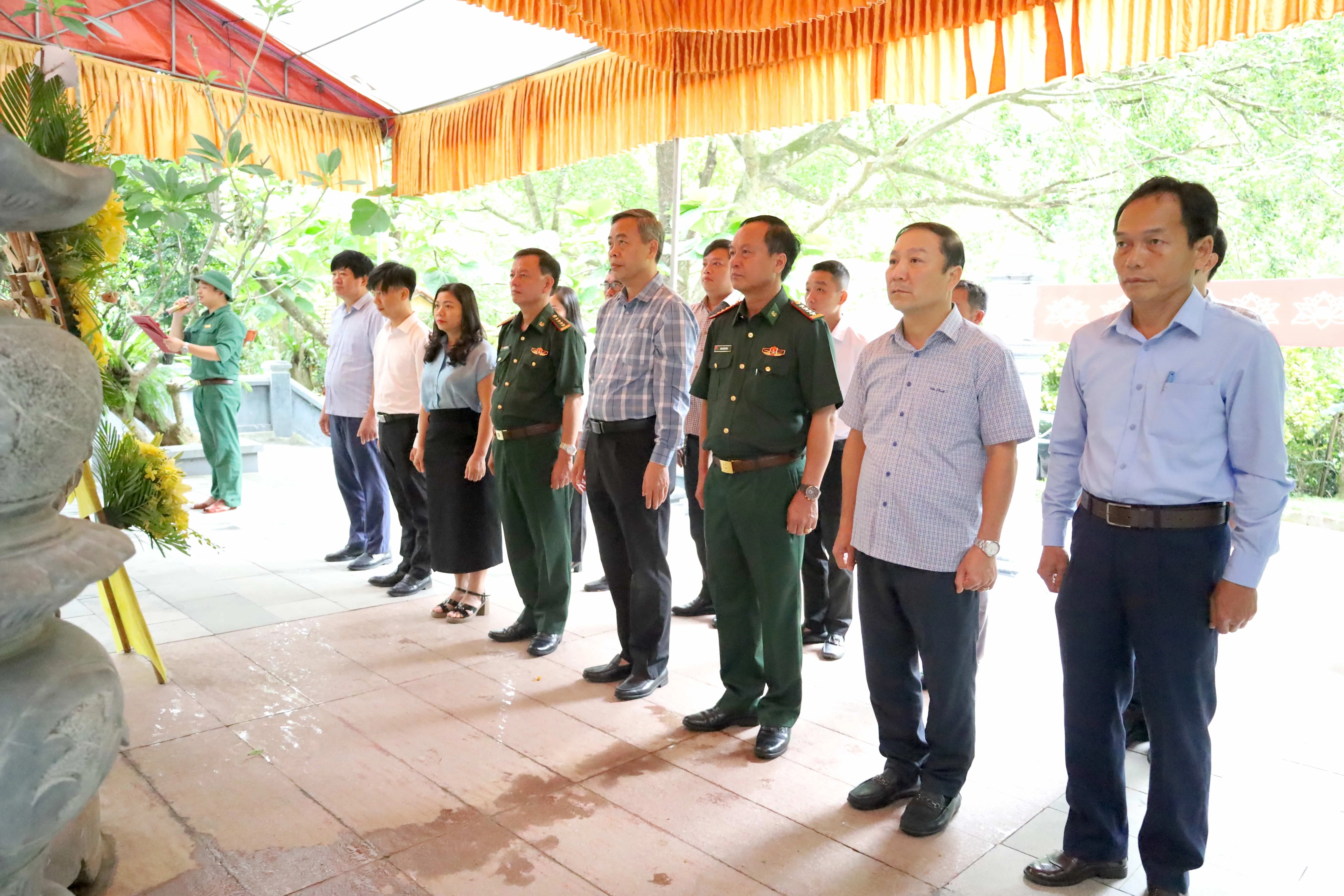 Phó Bí thư Tỉnh ủy, Chủ tịch HĐND tỉnh Quảng Trị Nguyễn Đăng Quang làm việc với xã Thượng Trạch