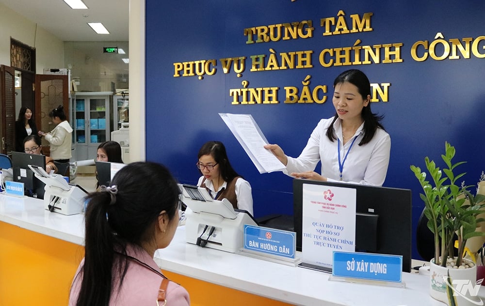 Hoạt động tiếp nhận và trả kết quả tại Trung tâm phục vụ hành chính công tỉnh Bắc Kạn cũ.