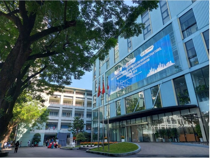 Xếp hạng ĐH 2026: IUH vào TOP các trường ĐH hàng đầu thế giới- Ảnh 1.