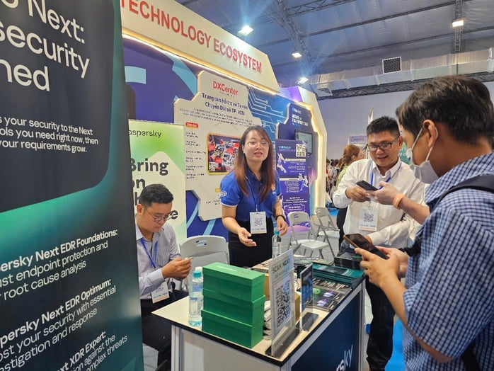 Cận cảnh rô bốt hình người tại iTECH EXPO 2025 - Ảnh 4.