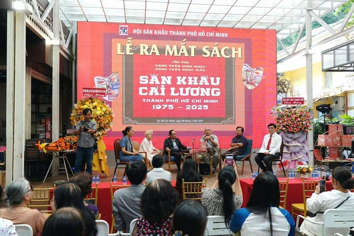 NSND Trọng Phúc, Thanh Hằng xúc động nói về công trình sách "Sân khấu cải lương" - Ảnh 2.