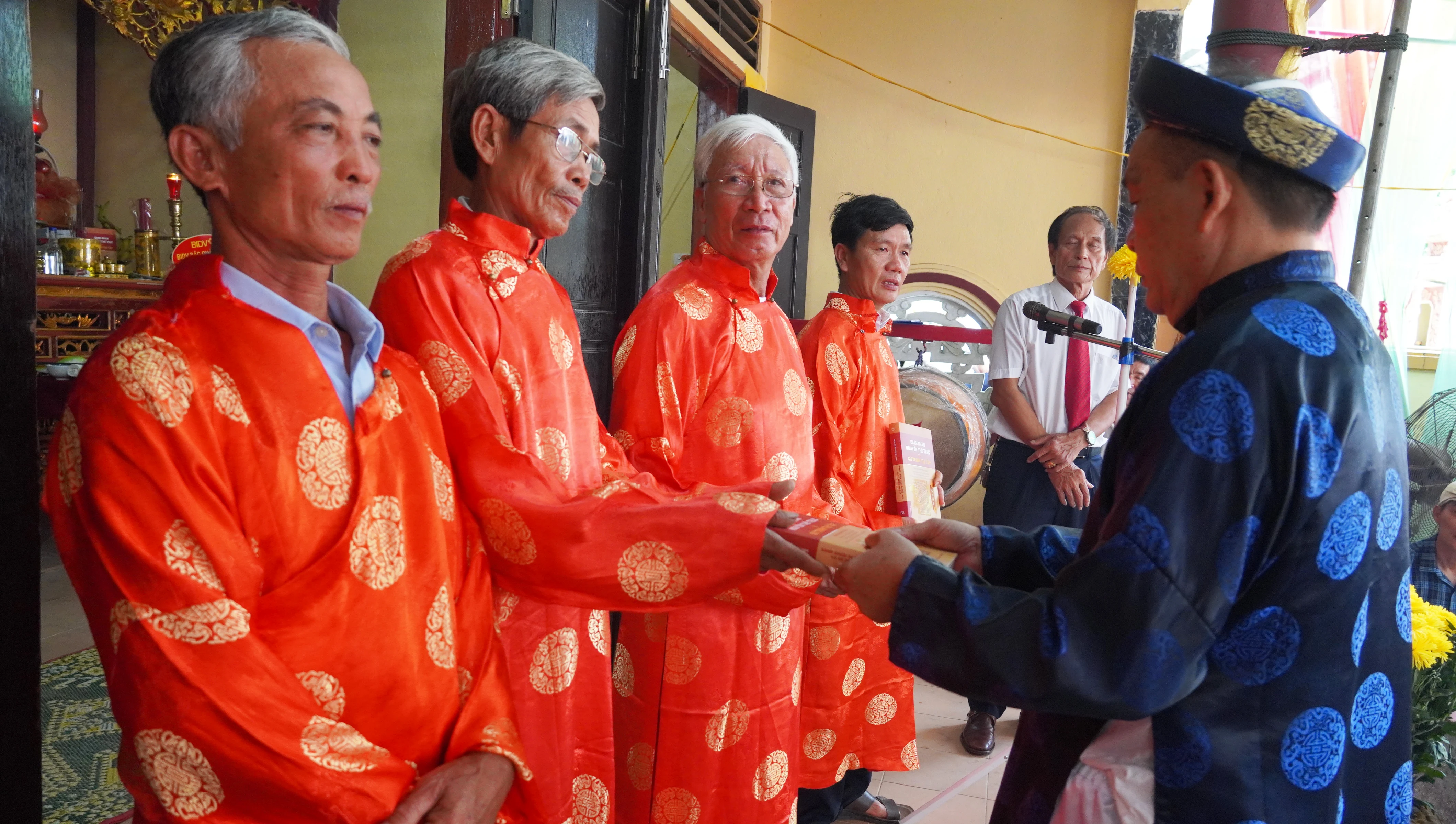 Ra mắt sách “Danh nhân Nguyễn Thế Trực và Sứ trình thi tập”