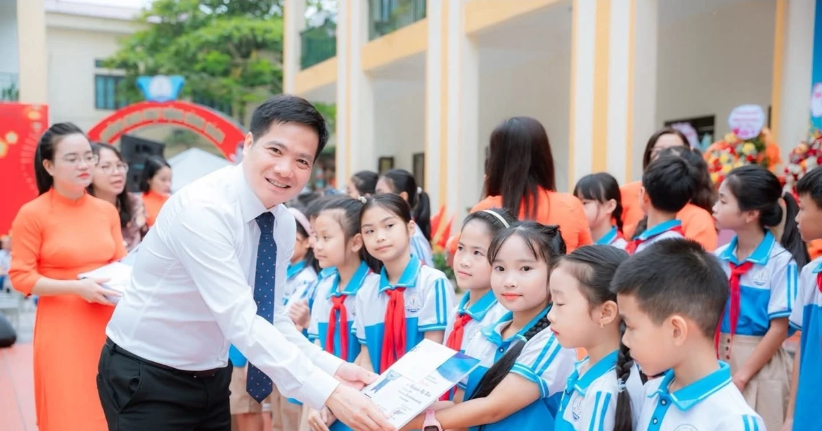 នាយកដ្ឋានអប់រំ និងបណ្ដុះបណ្ដាលខេត្តភូថូ ណែនាំនីតិវិធីសម្រាប់សិស្សផ្ទេរសាលារៀន និងដាក់ពាក្យចូលរៀនឡើងវិញ